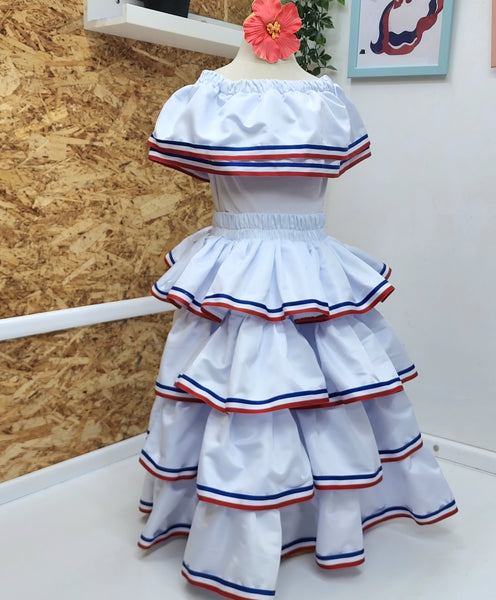 Conjunto blanco Dominicano, Leotardo, falda de vuelos y accesorio para el pelo combinado. Disponible desde talla 12 meses hasta XXL de mujer