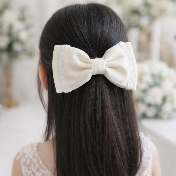Lazo blanco en lino con detalles en encaje bordado, para bautizos, bodas y graduaciones