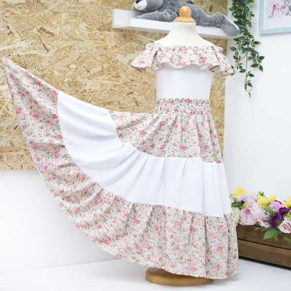 Conjunto típico campesina, florista, frutera dominicana Leotardo y falda de vuelos. Disponible desde talla 12 meses hasta XXL de mujer