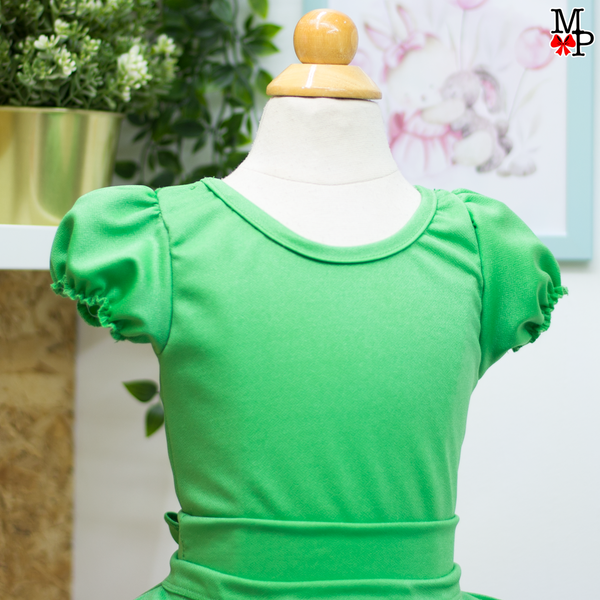 Set de tutu inspirado en flor rosa, incluye leotardo, falda tutu, accesorio de la cabeza y detalle de hojas para la cintura. Tallas desde 12 meses hasta #14