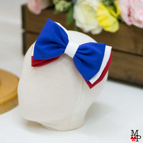 Accesorio para la cabeza inspirado en la bandera dominicano, Lazo tricolor